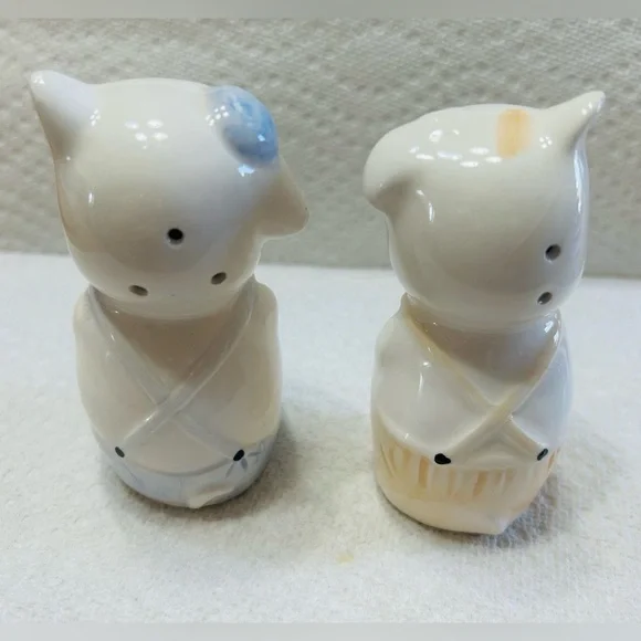 Vintage Pigs in basket salt & pepper shakers. - Picture 5 of 8